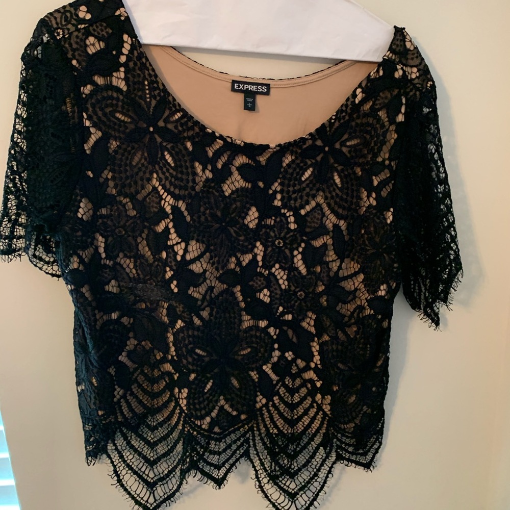 Pretty black tee